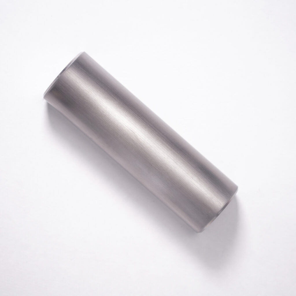 EF002 - Stainless Steel Hairline_ELMES FINISH