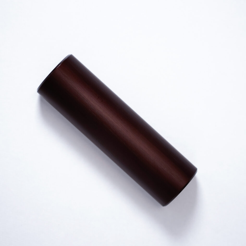 EF048 - Aluminum Hairline Umber_ELMES FINISH