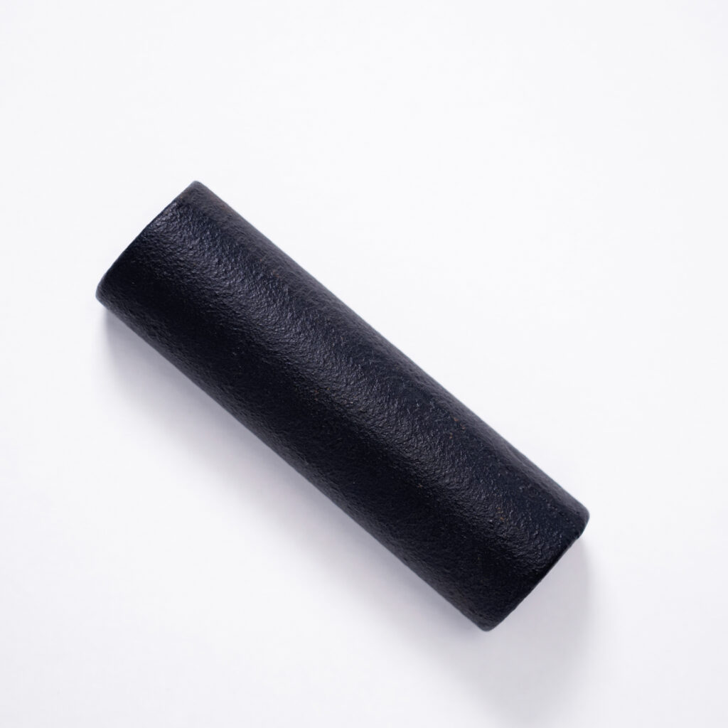 EF112 - NAMBU Iron Black_ELMES FINISH
