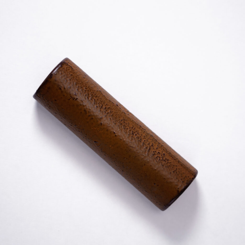 EF116 - NAMBU Iron Brown_ELMES FINISH
